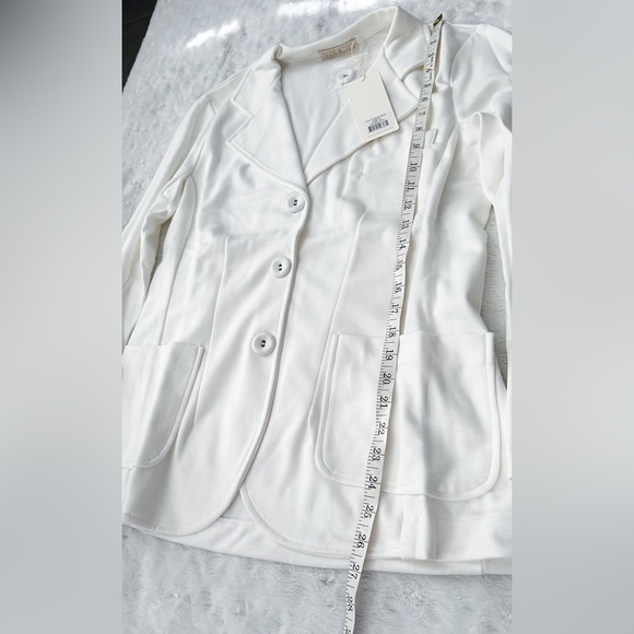 NWT- SUZIE KONDI 3 Button Ivory Ponte Blazer - Picture 9 of 10